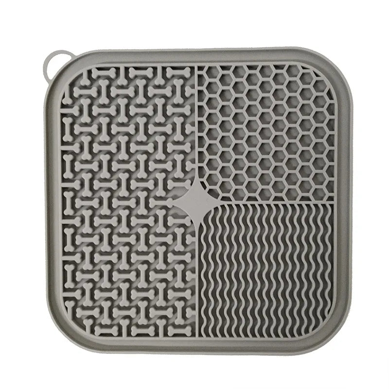 New Silicone Pet Licking Mats for Dogs Slow Feeder Dog Bowl with Suction Dog Lick Pad Slow Feeding Pet Supplies Plus Size20*20CM | Sorpresa