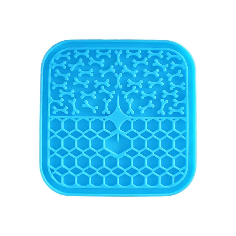 New Silicone Pet Licking Mats for Dogs Slow Feeder Dog Bowl with Suction Dog Lick Pad Slow Feeding Pet Supplies Plus Size20*20CM | Sorpresa