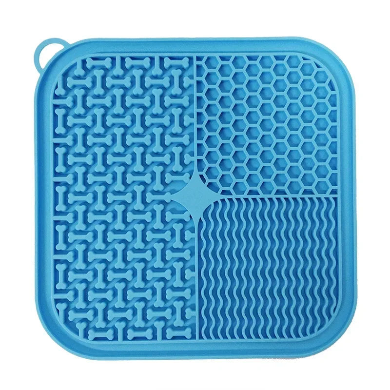 New Silicone Pet Licking Mats for Dogs Slow Feeder Dog Bowl with Suction Dog Lick Pad Slow Feeding Pet Supplies Plus Size20*20CM | Sorpresa