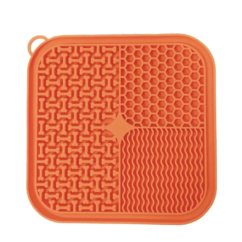 New Silicone Pet Licking Mats for Dogs Slow Feeder Dog Bowl with Suction Dog Lick Pad Slow Feeding Pet Supplies Plus Size20*20CM | Sorpresa