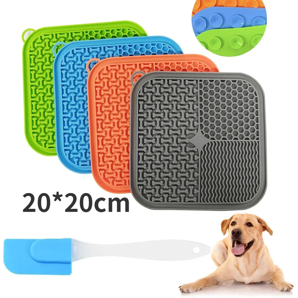 New Silicone Pet Licking Mats for Dogs Slow Feeder Dog Bowl with Suction Dog Lick Pad Slow Feeding Pet Supplies Plus Size20*20CM | Sorpresa