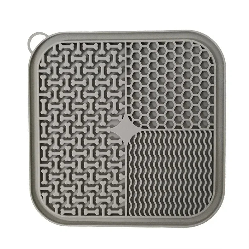 New Silicone Pet Licking Mats for Dogs Slow Feeder Dog Bowl with Suction Dog Lick Pad Slow Feeding Pet Supplies Plus Size20*20CM | Sorpresa